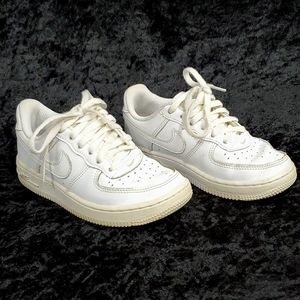 Kids Nike Air Force Ones 1 White size 11c